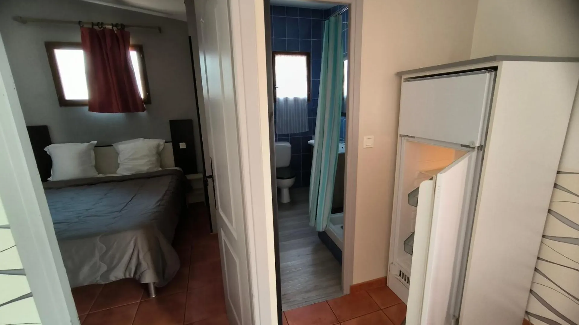 Hotel L'Hacienda Châteauneuf-lès-Martigues 3*,